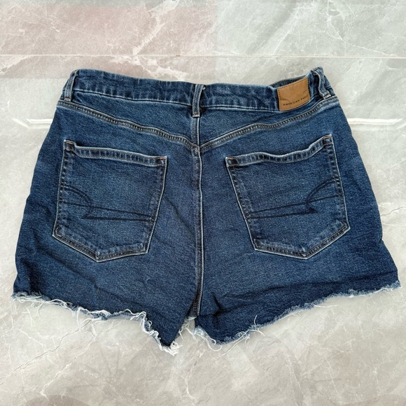 Women’s American Eagle Strigid Curvy Super High Waisted Relaxed Jean Short 12 - Picture 10 of 16
